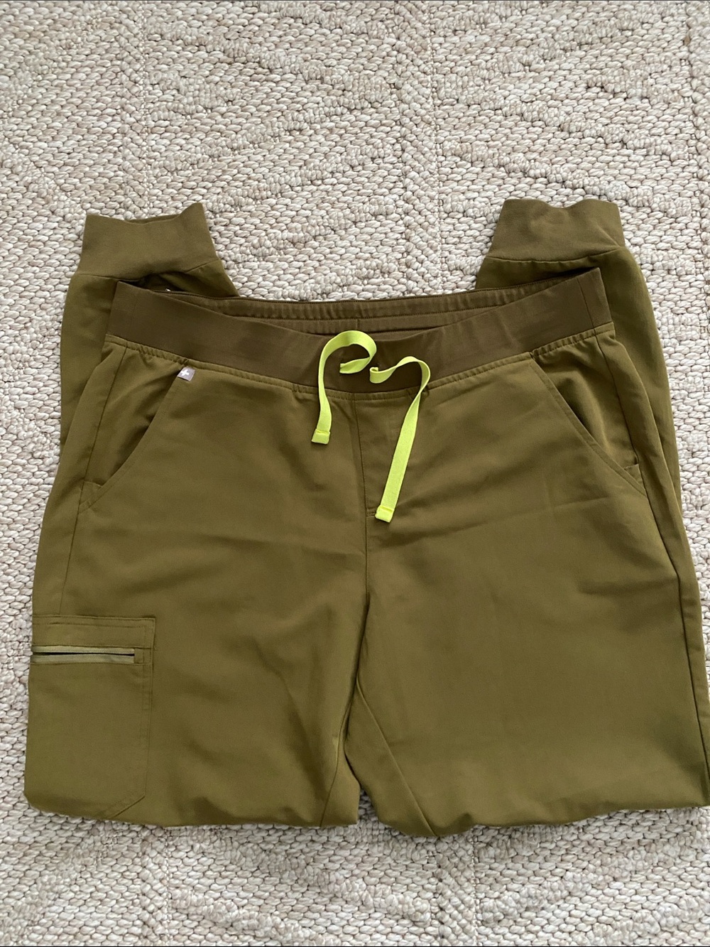 Figs Olive Green Scrub Pants with Neon Lime Drawstring size XL-Tall